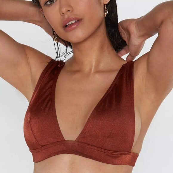 NWT Nasty Gal Island in the Sun Plunging Bikini Top Size 4 - Picture 1 of 5